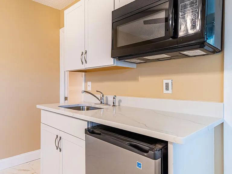 2546 NE Hickory Ave #B — Photo 7
