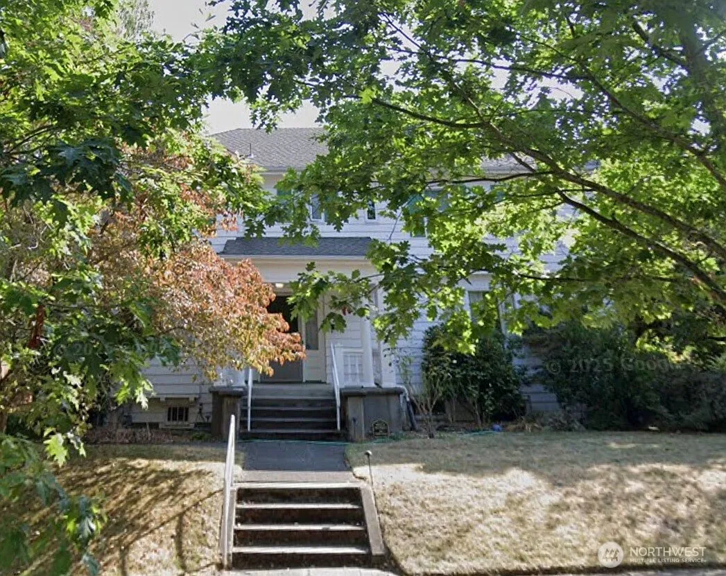 1104 21st Avenue E photo 1