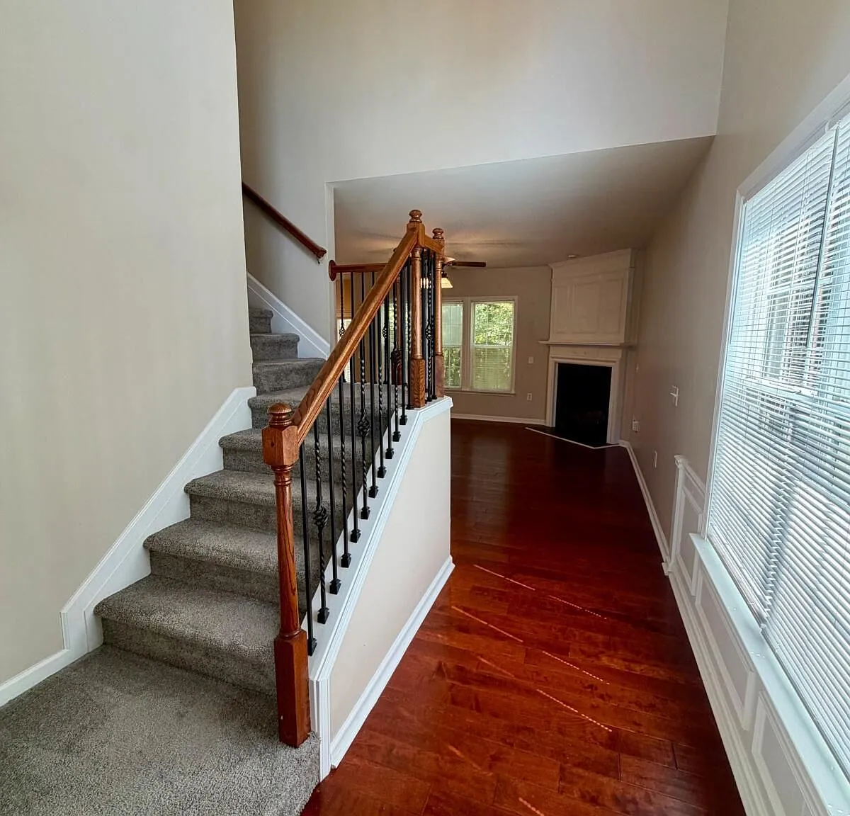 3 bed, 2.5 bath, $2,050 — Photo 2