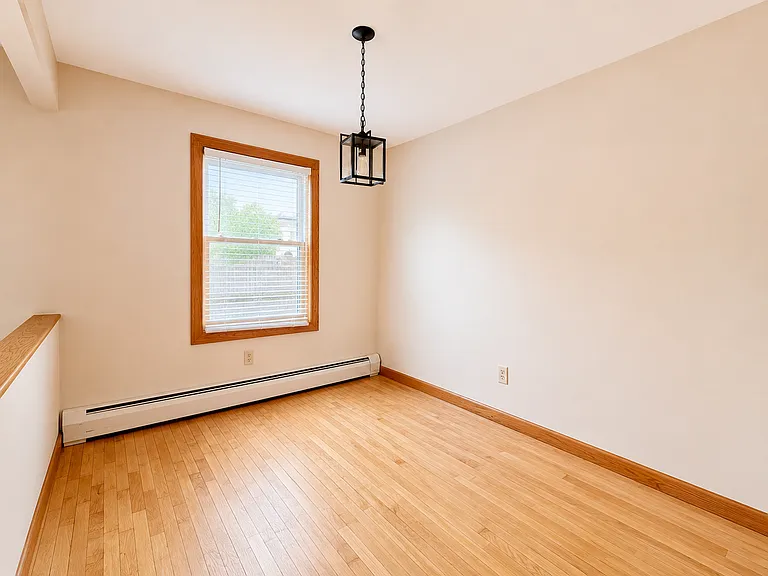 Emerson Manor Flats — Photo 17