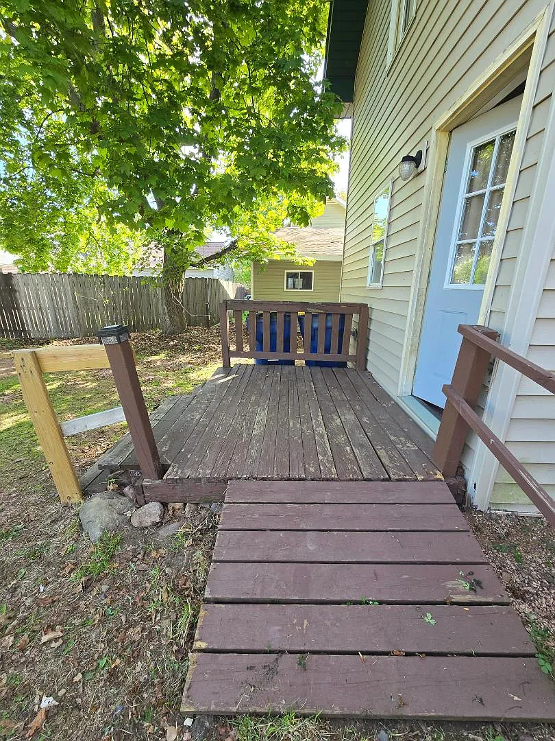 Unit Photo - 1006 E 2nd St #E