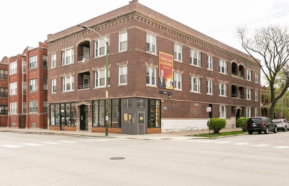 1st image of 2753 N Whipple St APT 3