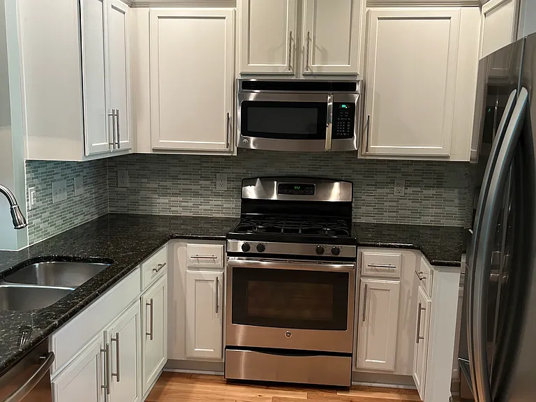 3380 Eastman Dr — Photo 5