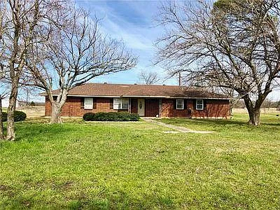 3 bed, 2010 sqft, $2,500 — Photo 2