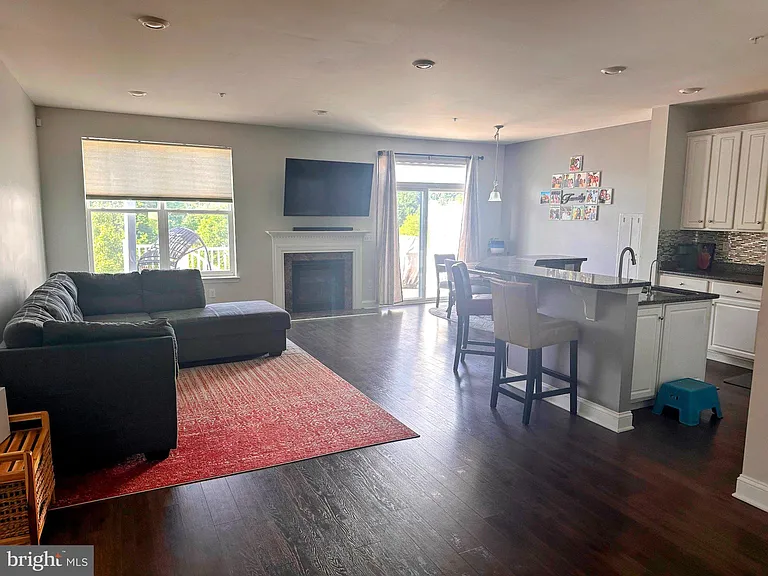 3209 Krista Ln — Photo 3