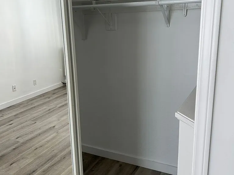 845 S Normandie Ave — Photo 23