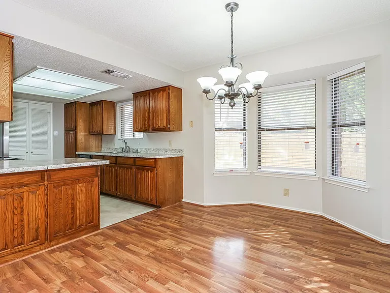 700 Sandy Trl — Photo 5
