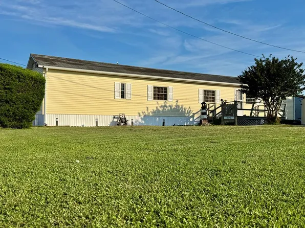 8230 Sea Breeze Dr, Chincoteague Island, VA 23336