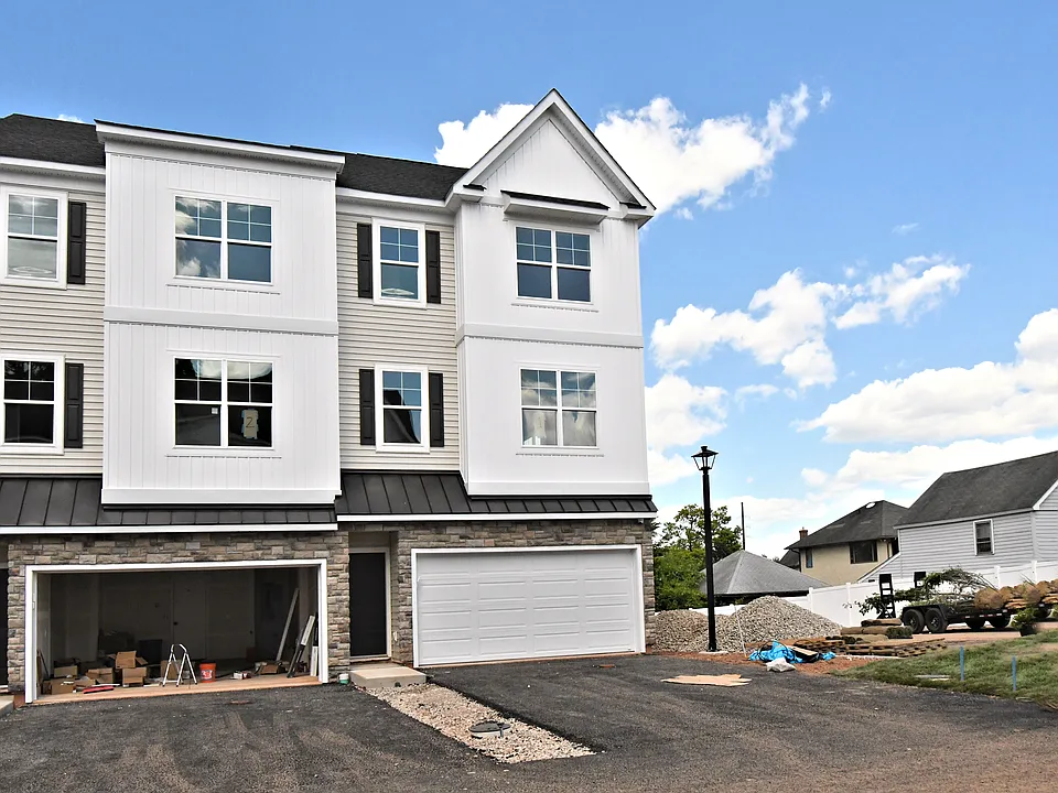 103 Hatfield Walk
