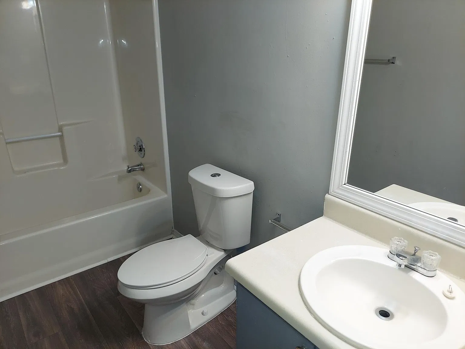 4 bed, 2.5 bath, 1736 sqft, $2,100 — Photo 3