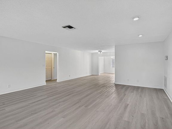 5th image of 14734 Wood Lodge Lane