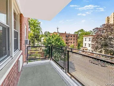 440 Warburton Ave Yonkers NY | Zillow