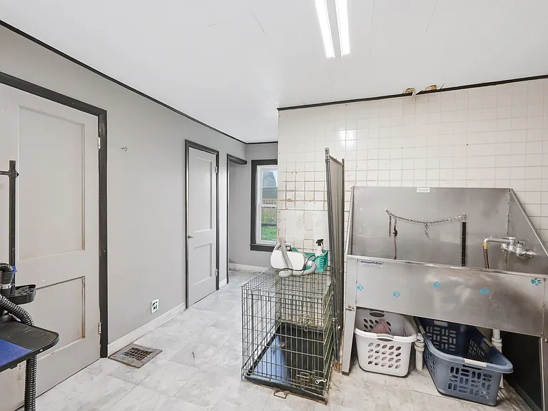 1122 W Western Reserve Rd — Photo 14