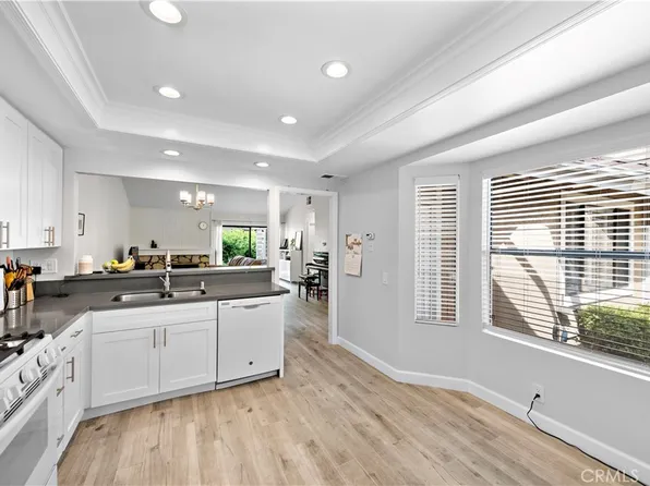 36 Lone Pne #39, Irvine, CA 92604