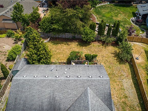 3rd image of 12515 204th Avenue Ct E