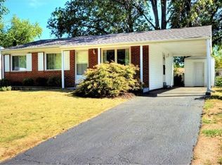 2860 Sugar Tree Ln, Maryland Heights, MO