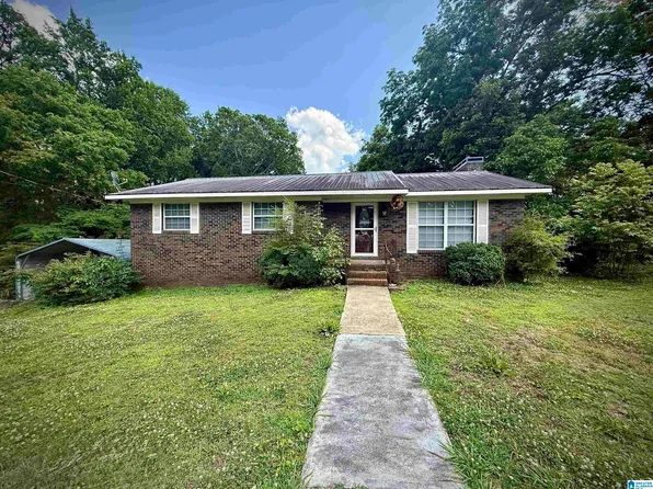 345 Center Ave NW, Graysville, AL 35073