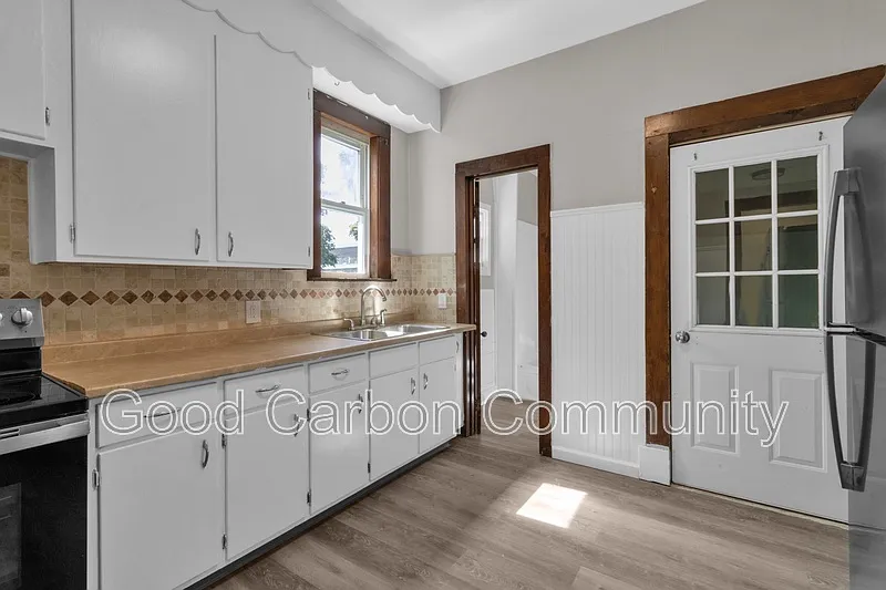 24 Lincoln Ave #REAR