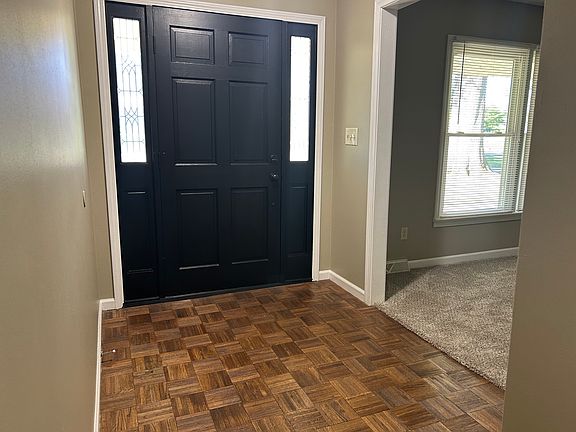 3rd image of 1572 Oxford Way