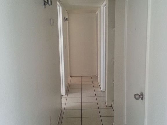 4th image of 2818 N 45th Ave