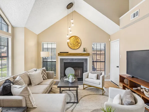 449 Harris St APT 101H, Coppell, TX 75019