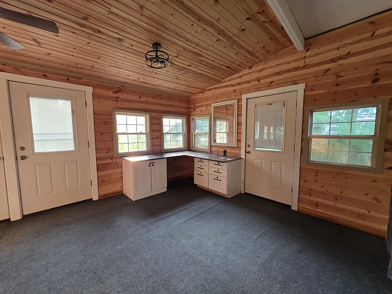 3 Seasons Room (View 2)