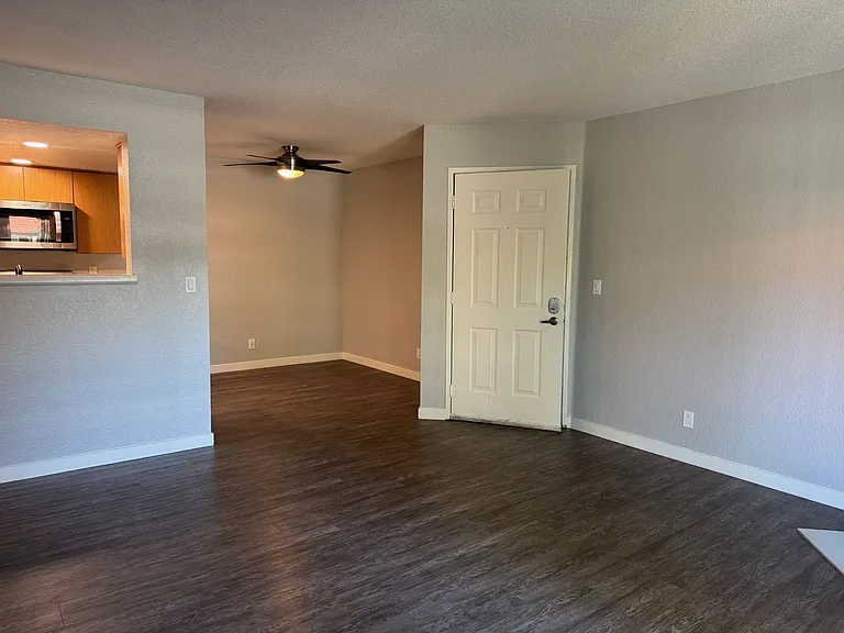 Corona Pointe Resort — Photo 104