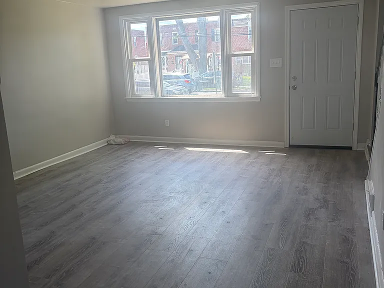 1239 Elson Rd — Photo 7
