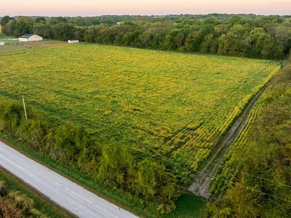 S Pryor Rd, Pleasant Hill, MO 64080