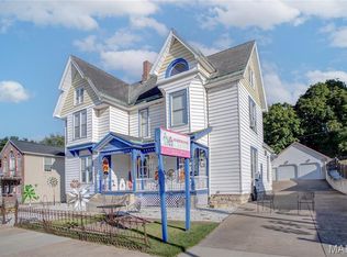224 E Main St, Grafton, IL 62037