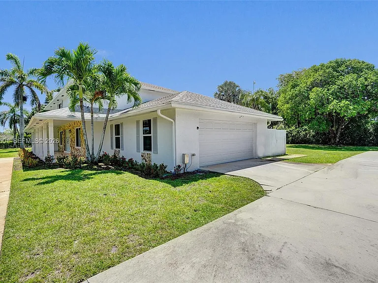 4024 Frances Dr — Photo 8