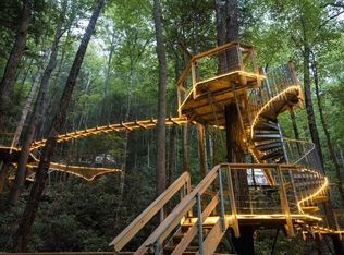 242 Cave Hollow Rd, Campton, KY 41301