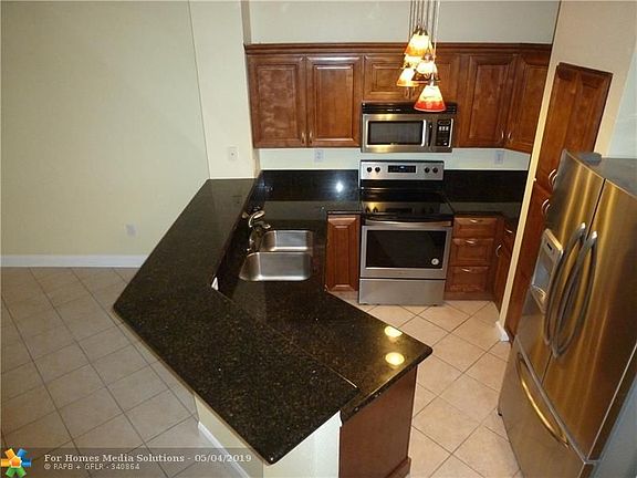 3rd image of 430 Princess Dr #430