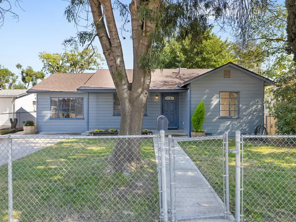 904 S Bradley Street, Visalia, CA 93292