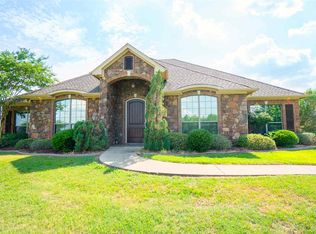 145 Wendy Acres Ave, Longview, TX 75602