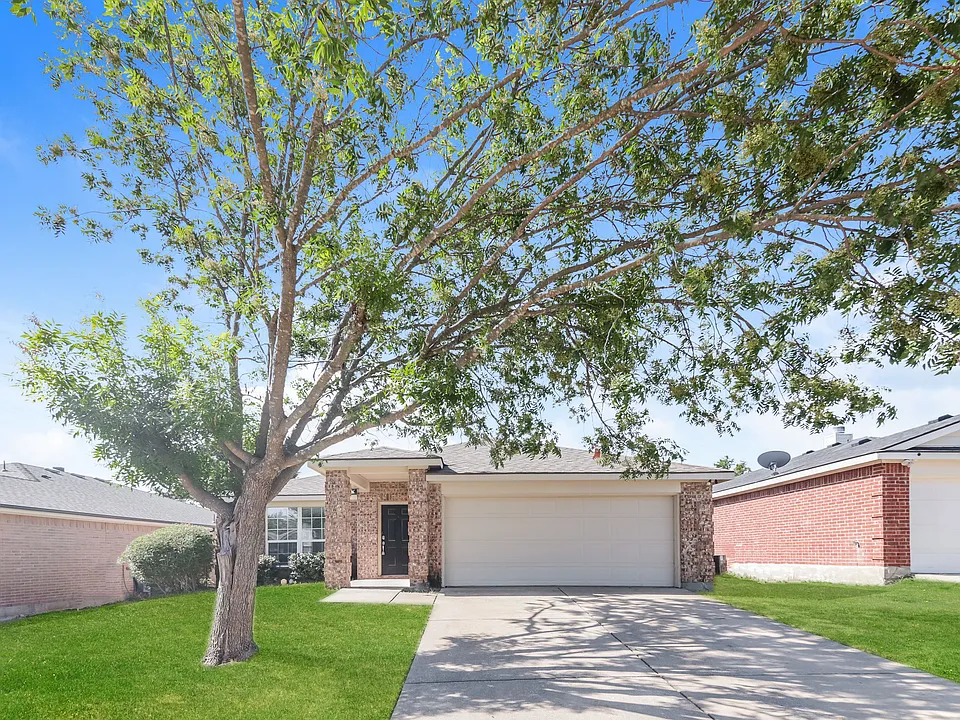 729 Mahogany Dr