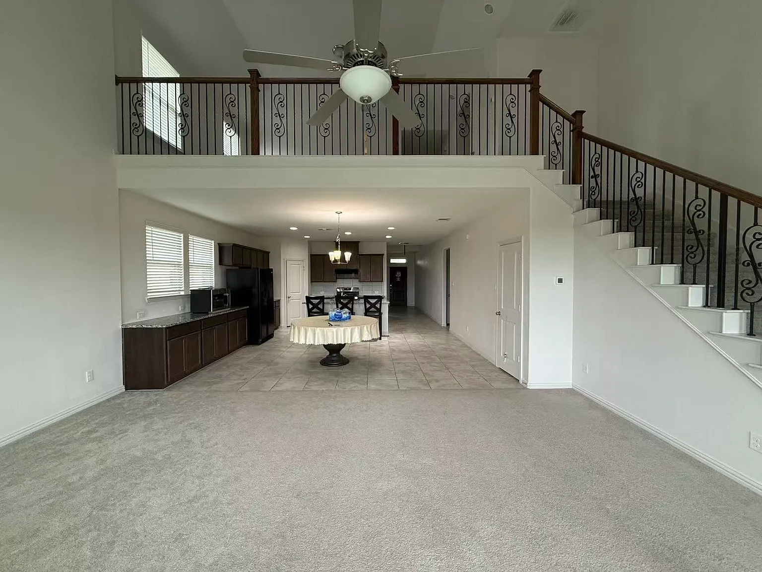 4 bed, 3.5 bath, 2849 sqft, $2,700 — Photo 4