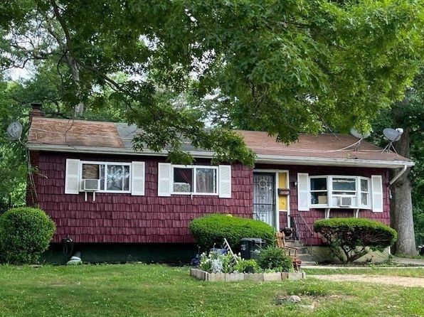 221 State Avenue, Wyandanch, NY 11798