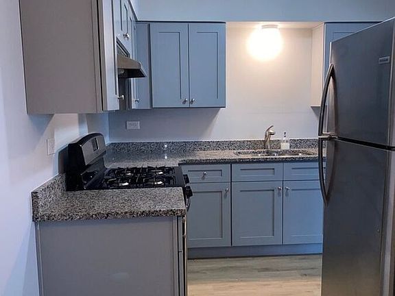3rd image of 7121 W 166th St #1B