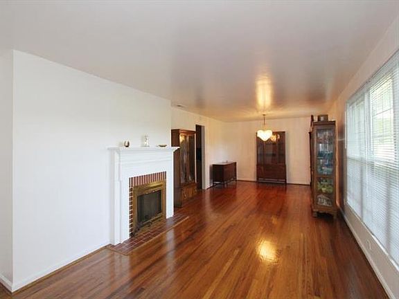 Living Room/Dining Room