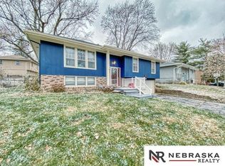 4210 Parkview Dr, Omaha, NE 68134