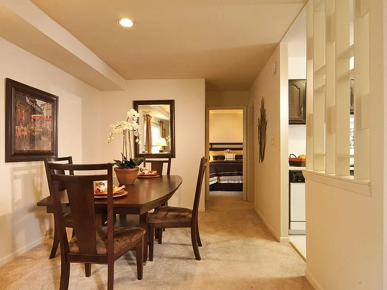 Queen's Purchase Apartments — Photo 4
