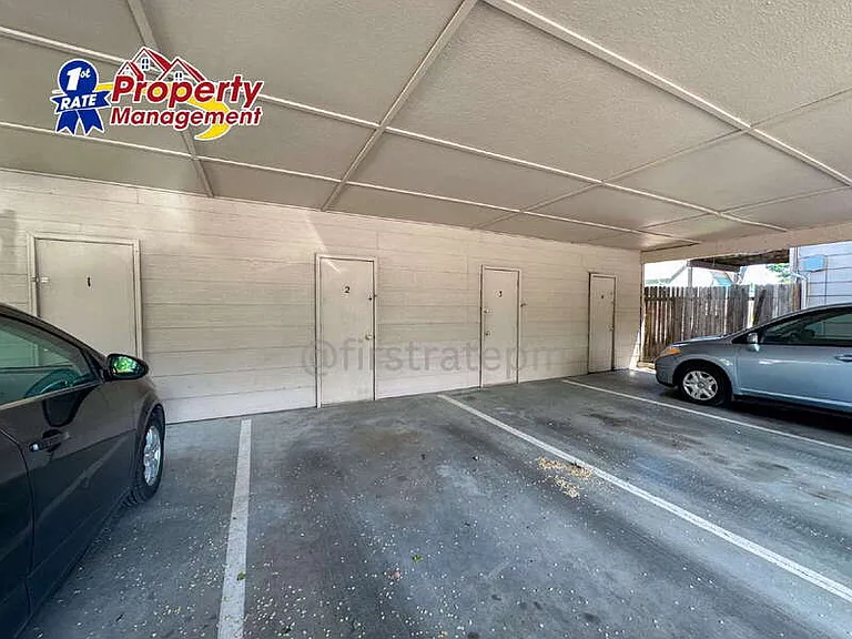 3219 Rose Hill St — Photo 2