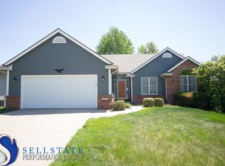 7621 Red Oak Rd, Lincoln, NE 68516