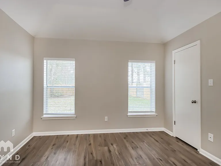 126 Kellyn Oaks Dr — Photo 9
