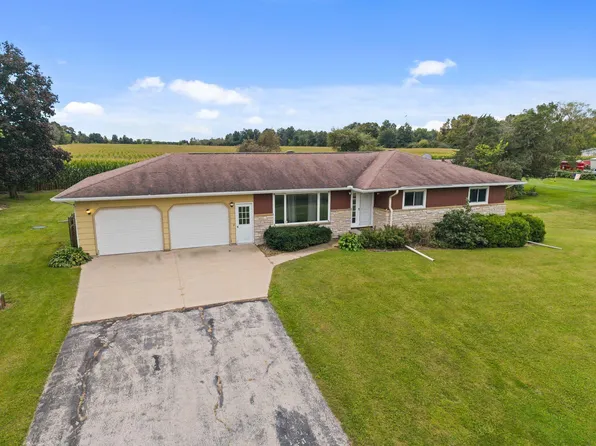 E7989 State Road 54, New London, WI 54961