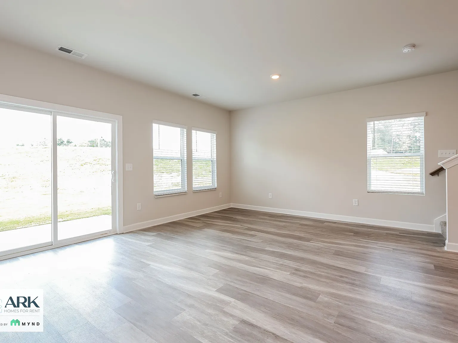 3 bed, 2.5 bath, 1597 sqft, $1,799 — Photo 2