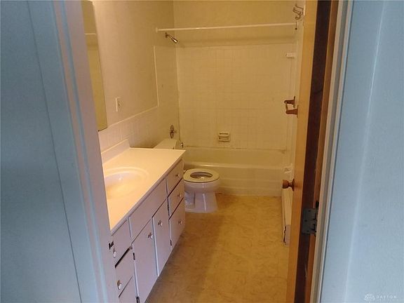 5th image of 3030 E Dorothy Ln APT 25