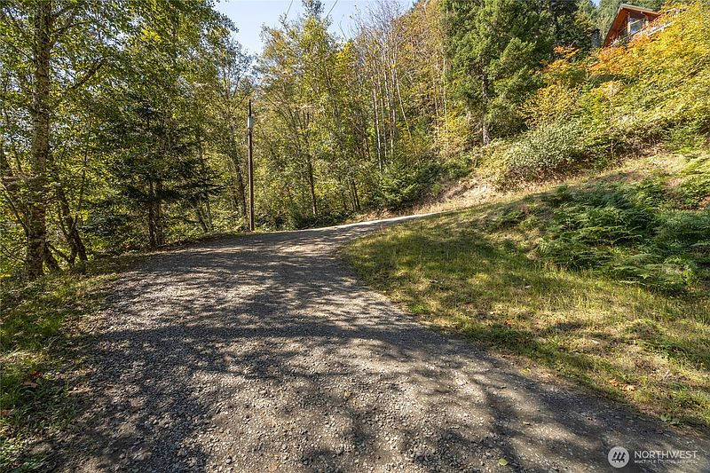 2nd image of 199 Hinkle Tinkle Lane