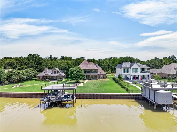 308 Saint Andrews Dr, Mabank, TX 75156